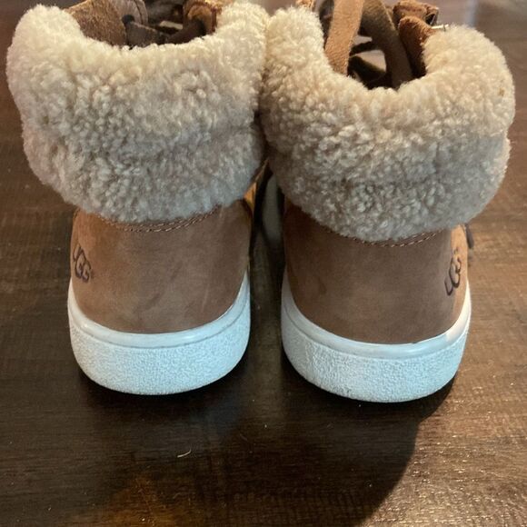 UGG W Olive for Women High-Top Sneakers with Shearling Lining size 5.5 - Picture 4 of 10